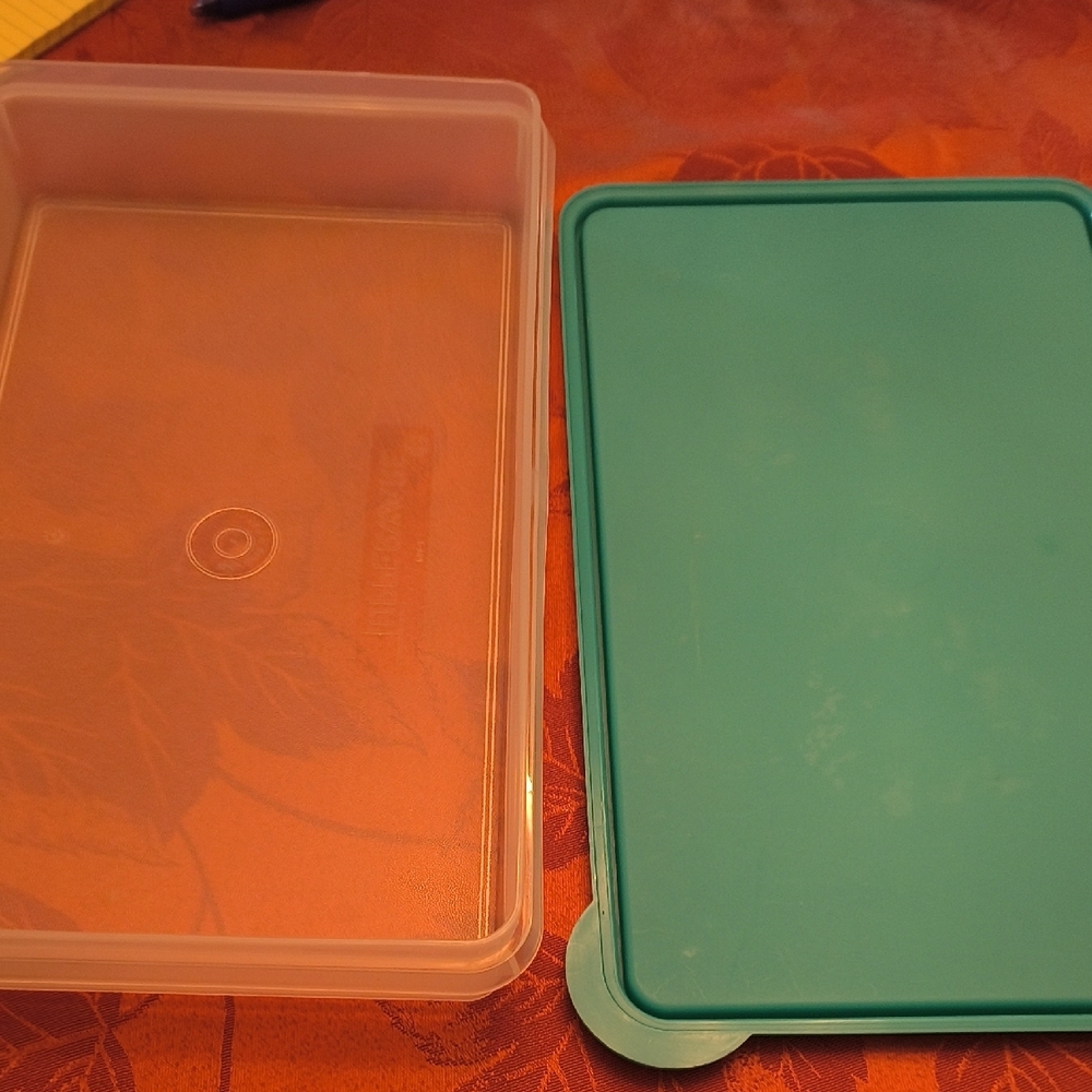 Tupperware Green and White Storage Box - Picture 6 of 9